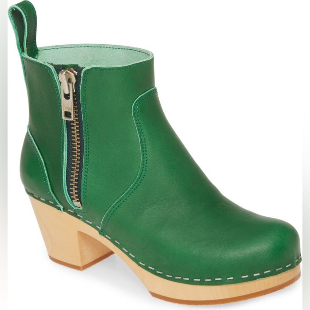 Swedish Hasbeens “zip it emy” clog bootie in green NIB